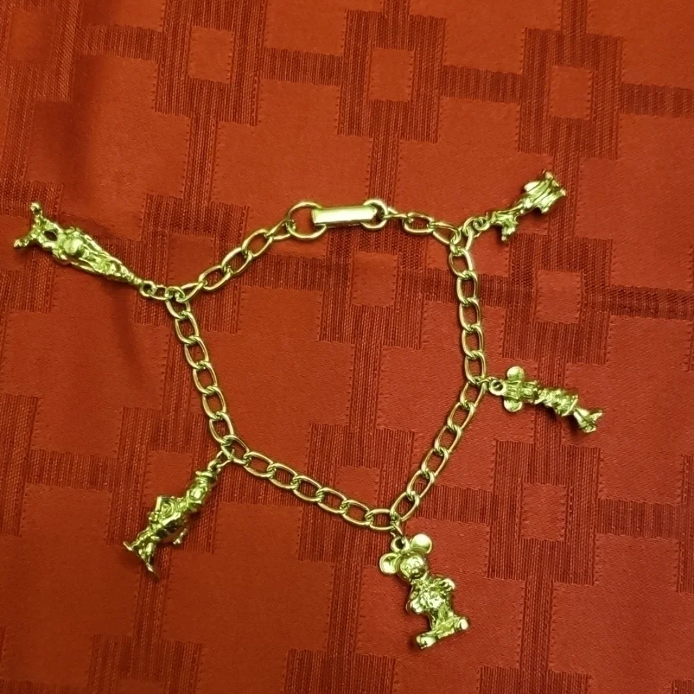 Bracelet 5 Disney characters.